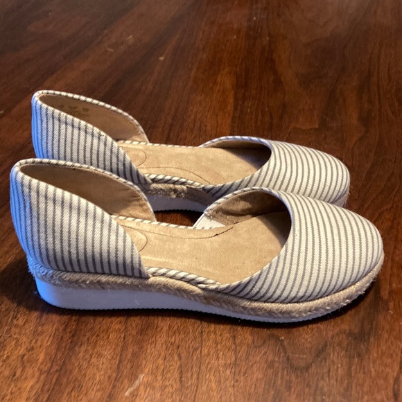Women’s 6 Life Stride Soft System Shoes Sandals Wedges - Picture 1 of 9